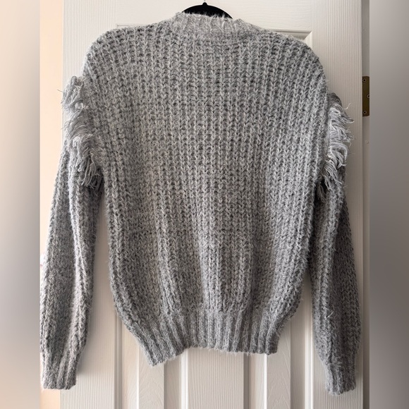 Sweater 🩶 - Picture 2 of 8